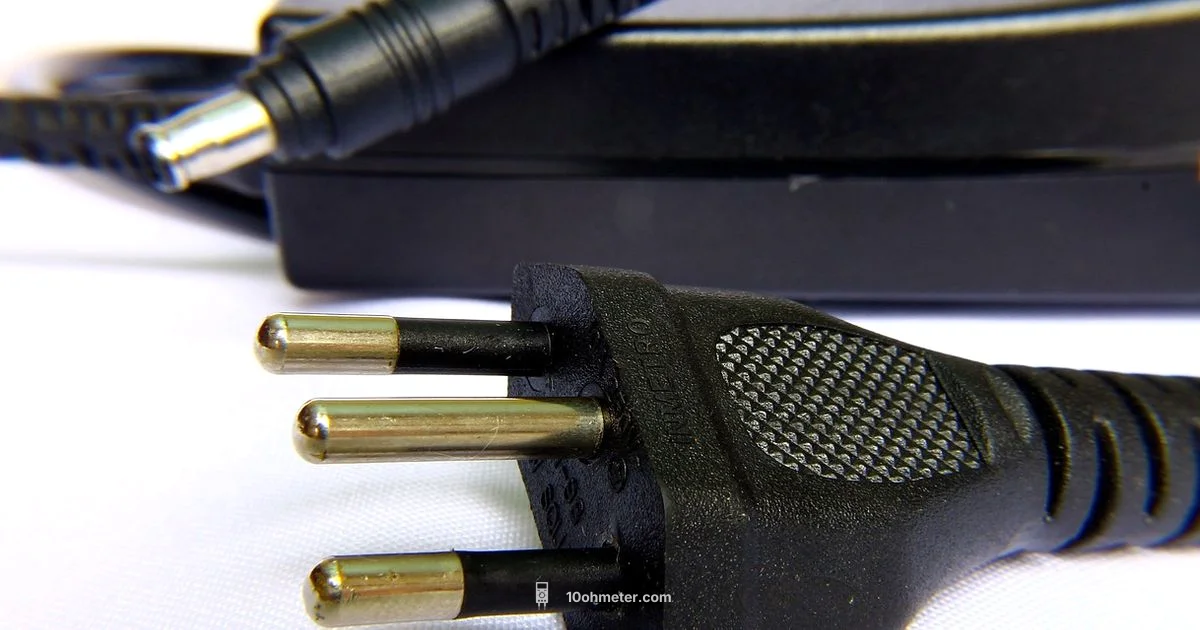 Outlet Voltage Guide - 10ohmeter